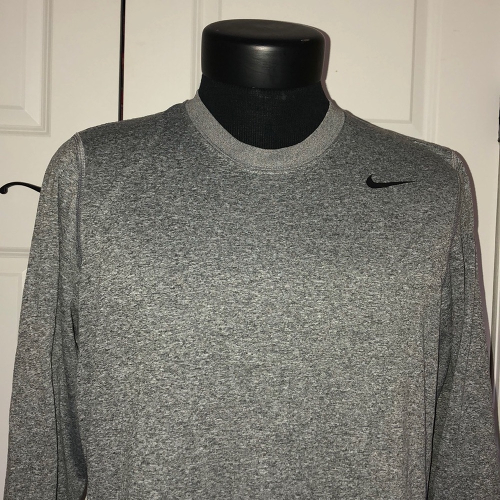 MEN’s Medium NIKE DRI-FIT LONGSLEEVE T shirt
